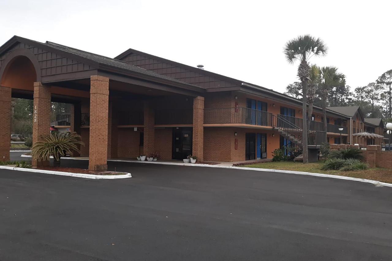 Super Value Inn Valdosta Dış mekan fotoğraf
