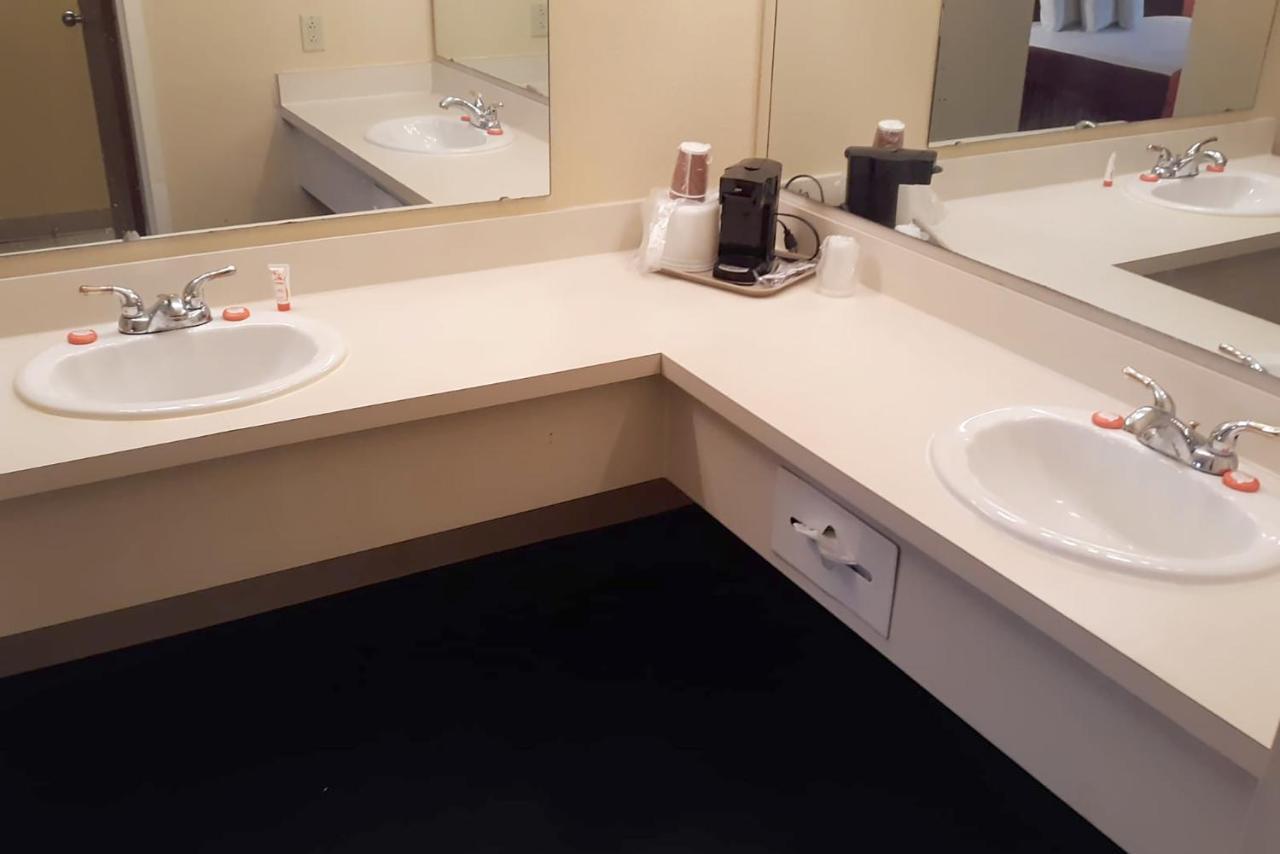 Super Value Inn Valdosta Dış mekan fotoğraf