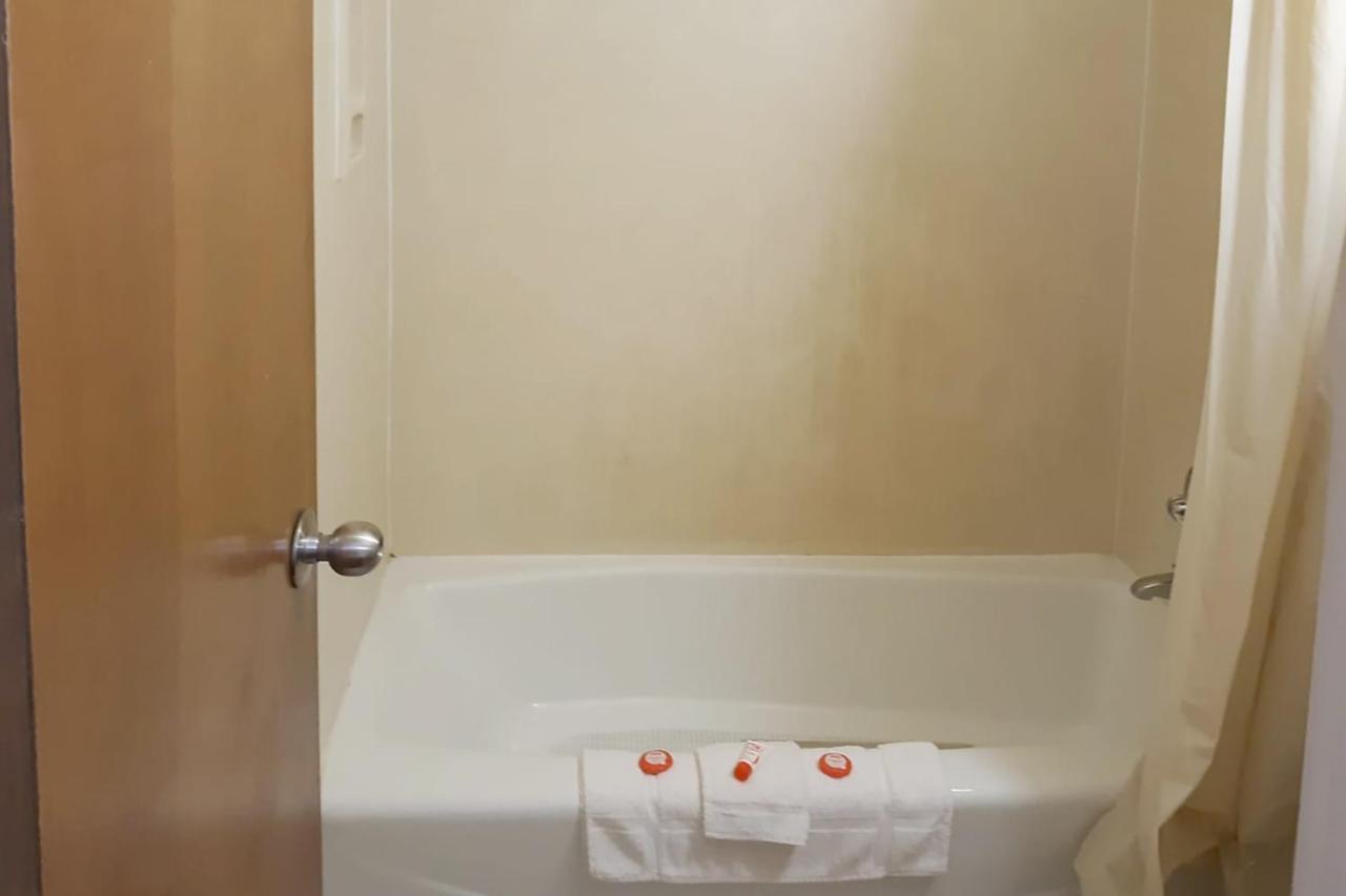 Super Value Inn Valdosta Dış mekan fotoğraf
