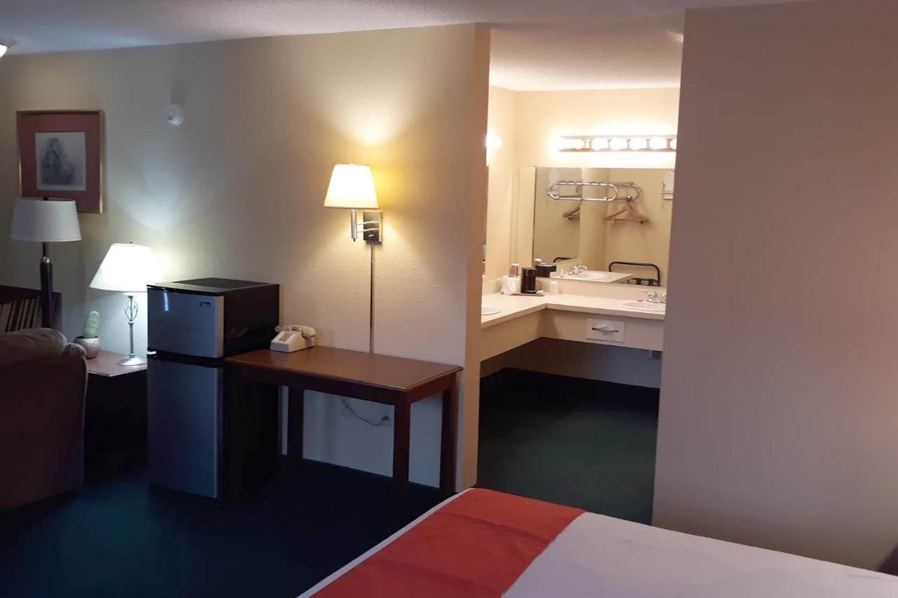 Super Value Inn Valdosta Dış mekan fotoğraf